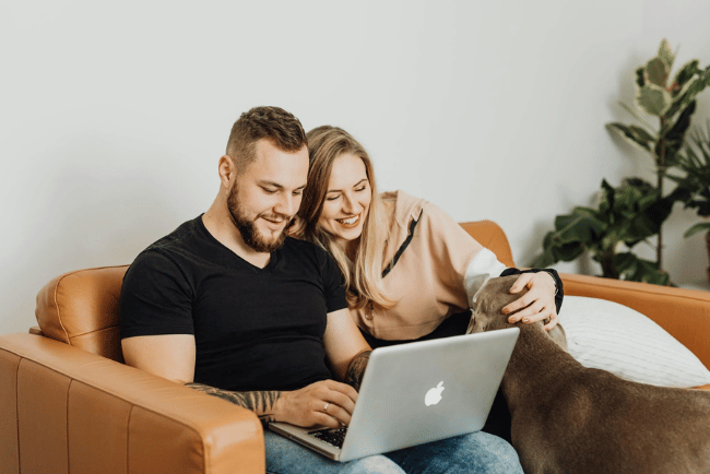 lv logo1esto market 84